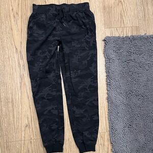 Lululemon Womens Black Camouflage Jogger Pants